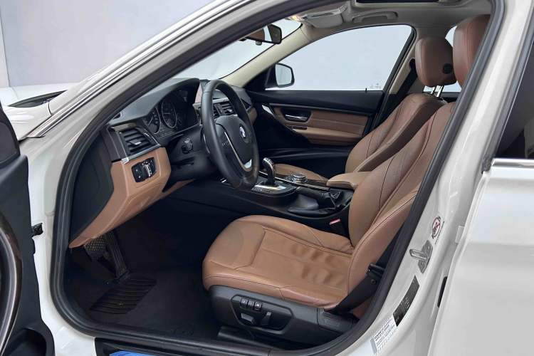 Used BMW 3 Series 2015 320Li Luxury Design Package Interior 1