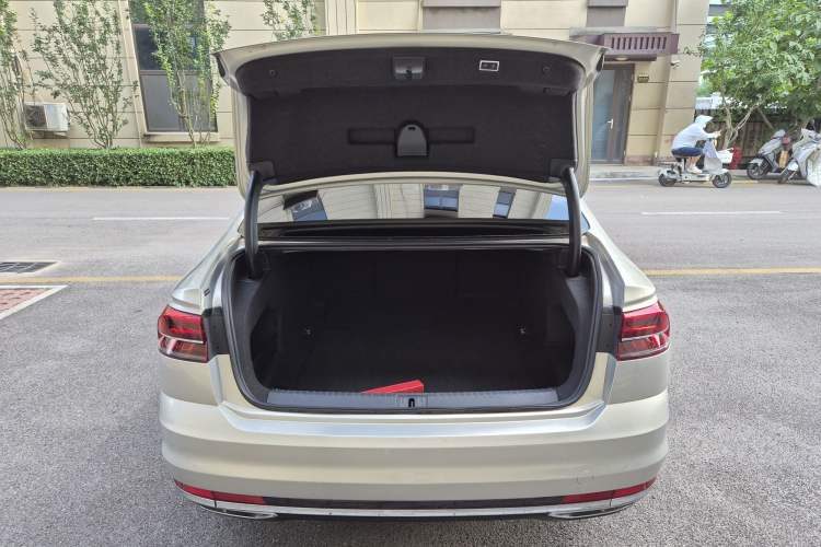 Used Volkswagen Phideon 2018 Revised Version 380TSI Two-Wheel Drive Business Edition