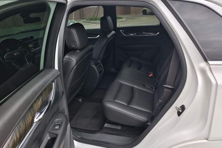 Used Cadillac XT5 2018 28E Four-Wheel Drive Tech Version
