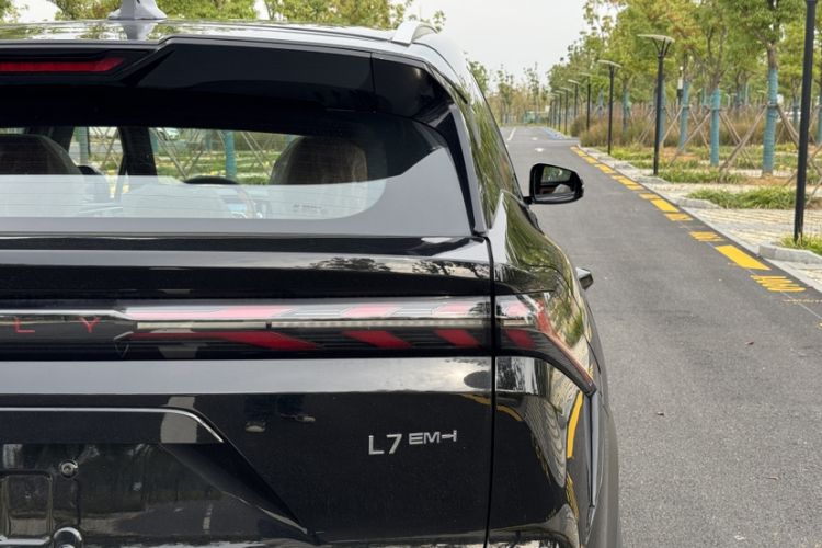 Used Geely Galaxy L7 2025 EM-i 115km Exploration Edition Exterior 2