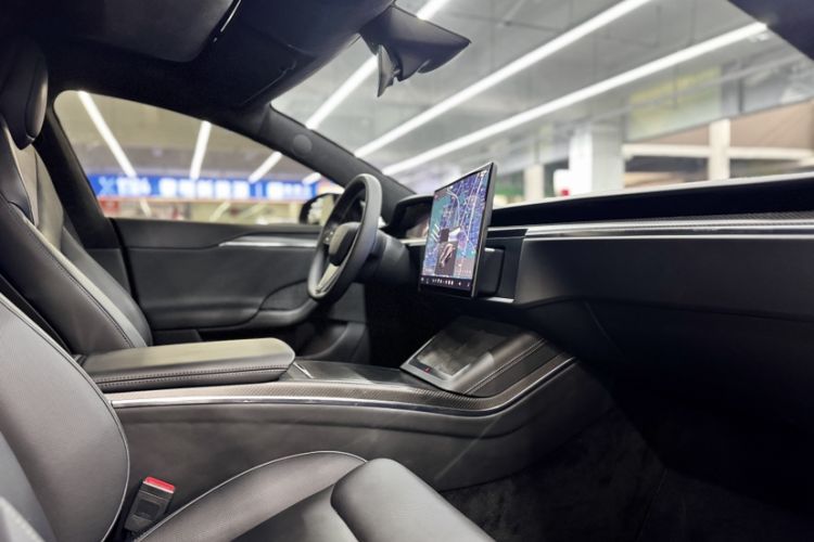 Used Tesla Model S 2023 Three-Motor All-Wheel-Drive Plaid Version
