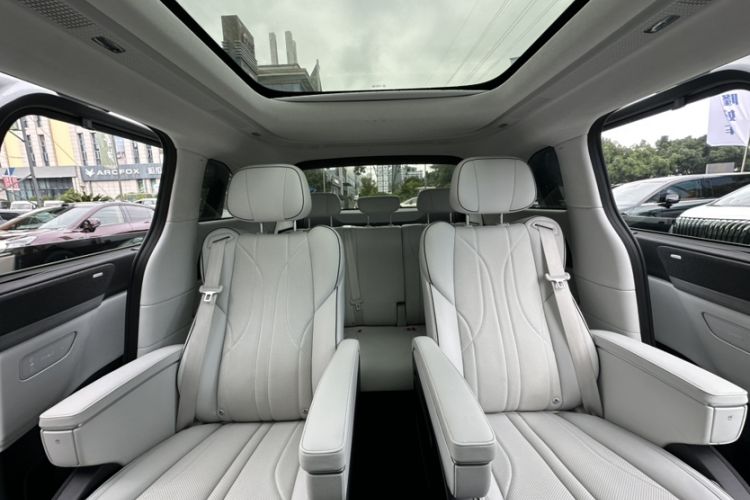 Used XPeng X9 2024 610 Long-Range Pro
