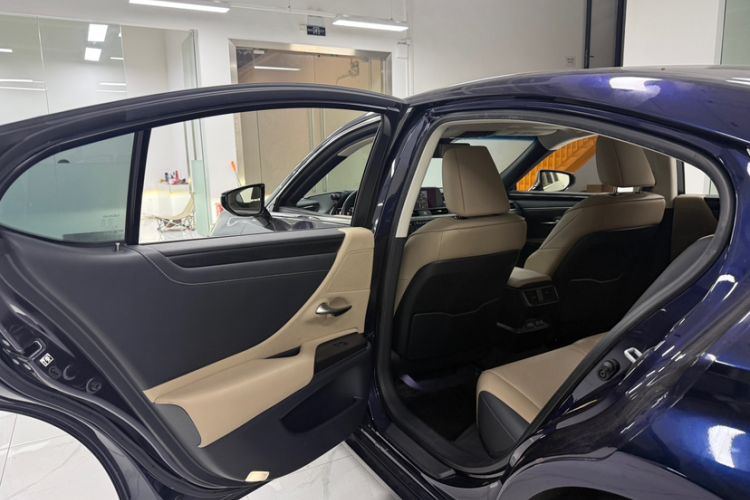 Used Lexus ES 2018 200 Excellence Edition China V Standard Interior 6