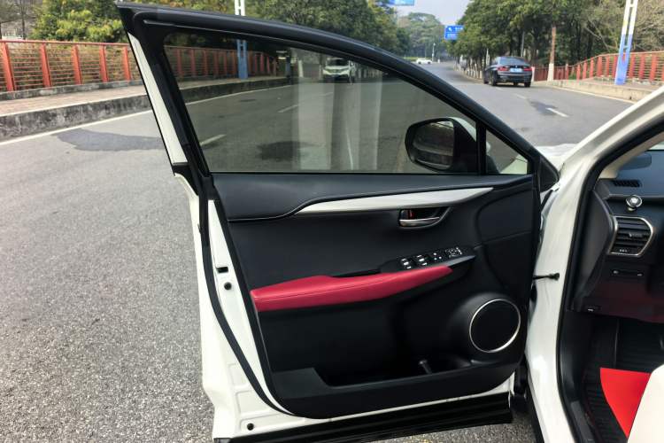 Used Lexus NX 2020 300h Front-Drive FENGSHANG Version China VI Standard Interior 5