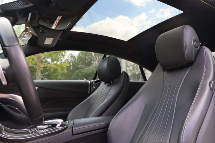 Used Mercedes-Benz E-Class 2017 E 200 Coupe Interior 5