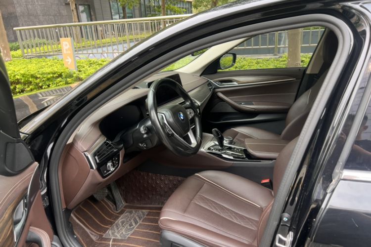 Used BMW 5 Series New Energy 2022 535Le Luxury Package Left Front Seat