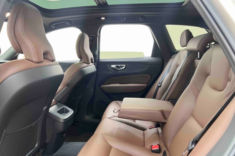 Used Volvo XC60 2023 B5 4x4 Smart Luxury Edition