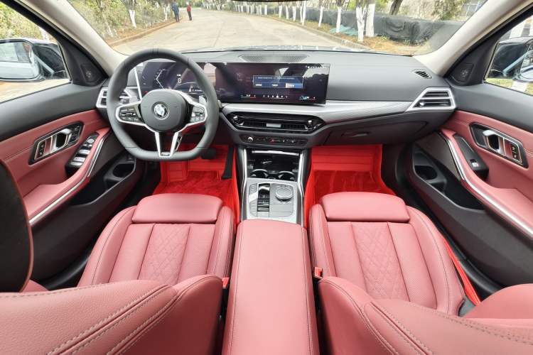 Used BMW 3 Series 2025 330Li M Sport Shadowline Package Interior 3