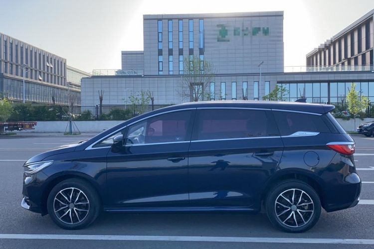 Used BYD Song MAX 2017 1.5T Manual Smart Connect Luxury 7-Seater