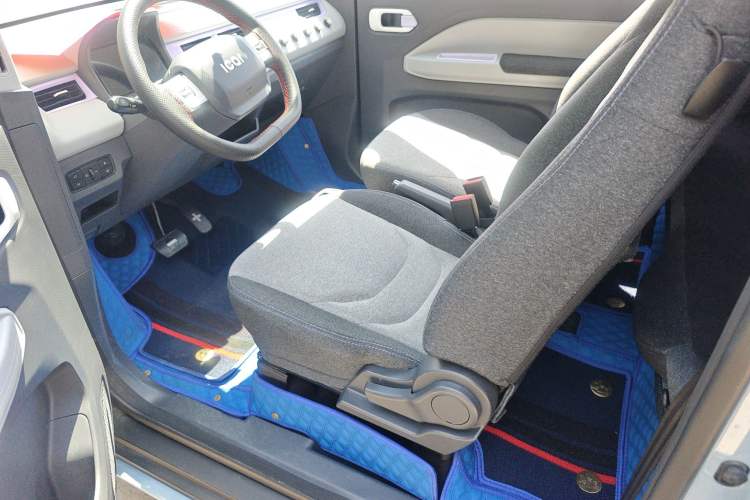 Used Chery New Energy QQ Ice Cream 2022 120km Conical Shape Lithium Iron Phosphate