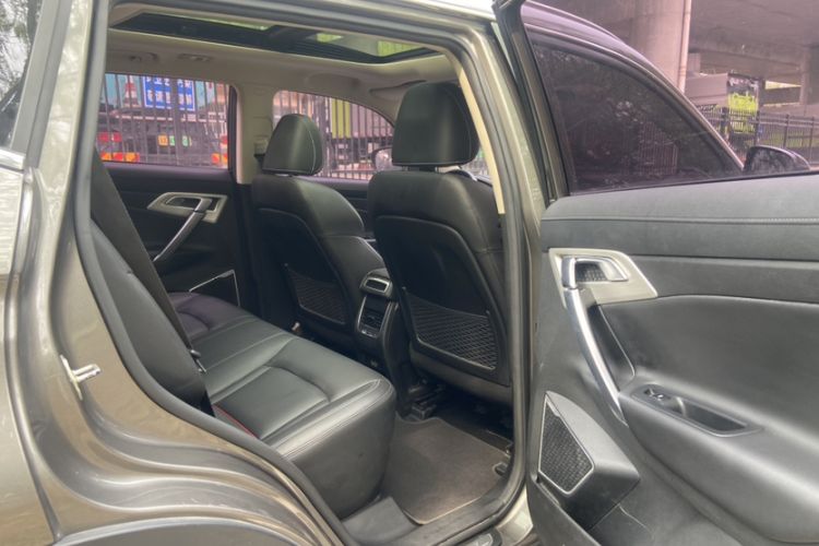 Used Geely Auto Emgrand X7 Sport 2018 1.8TD Automatic Two-Wheel Drive Smart Connect 4G Internet Edition Interior 1