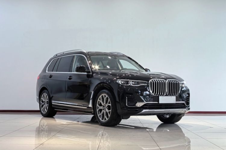 Used BMW X7 2022 xDrive40i Luxury Package with Leading Features