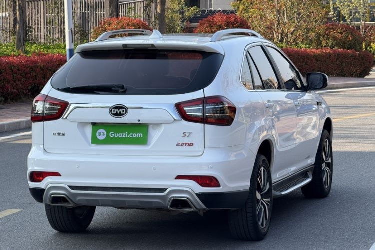 Used BYD S7 2017 2.0T Automatic Prestige Edition Exterior 3