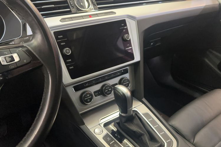 Used Volkswagen Variant 2018 380TSI Two-Wheel Drive Comfort Edition