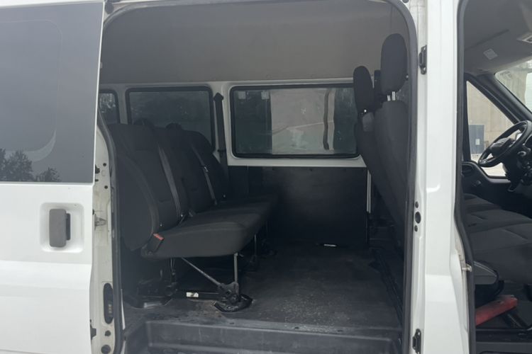 Used JMC Fushun 2022 2.0T Manual Multi-Function Passenger Vehicle Short Wheelbase Mid-Height Roof 6-Seater
