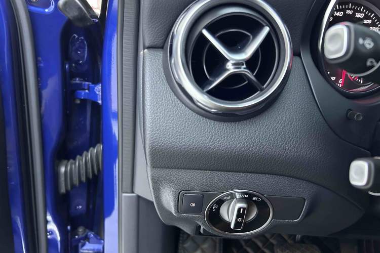 Used Mercedes-Benz GLA 2018 GLA 200 Fashion Model Interior 6