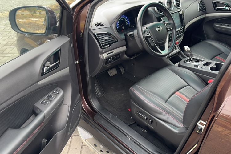 Used BYD S7 2015 2.0T Automatic Prestige Model
