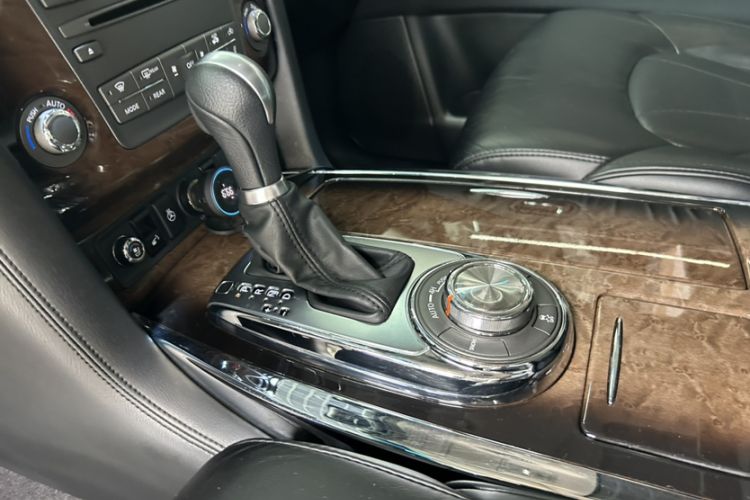 Used Infiniti QX 2011 QX56