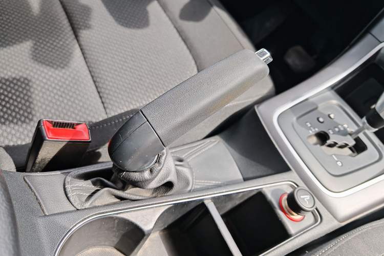 Used Citroen C4 Sega 2016 1.6L Automatic Comfort Model Interior 7