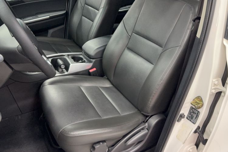 Used JMC Yusheng S350 2013 2.4T Automatic 4x4 Diesel Luxury 5-Seater Left Rear Seat