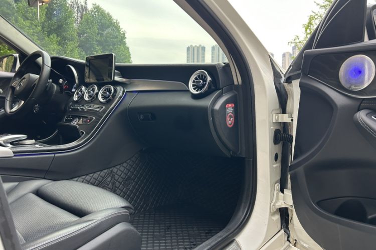 Used Mercedes-Benz C-Class 2015 Restyled C 180 L Sport Edition Interior 1