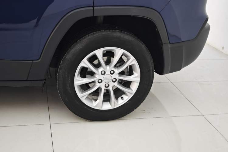 Used Jeep Cherokee 2019 2.0L 2WD Premium Edition China VI