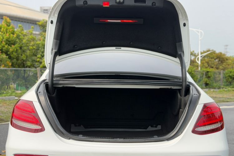 Used Mercedes-Benz E-Class 2016 E 200 L Sport Edition Exterior 7