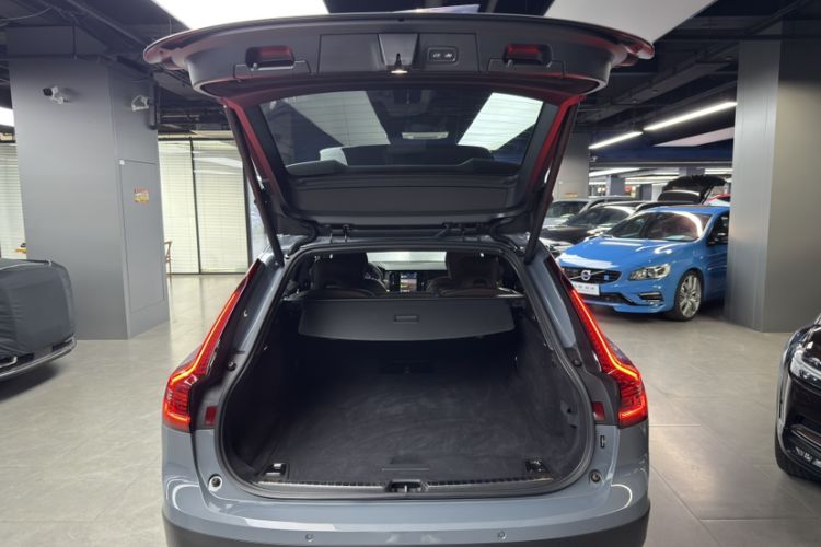 Used Volvo V90 2022 Cross Country B5 AWD Smart Range Edition
