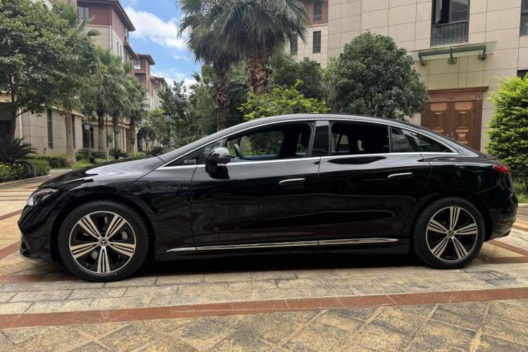 Used Mercedes-Benz EQE 2025 500 4MATIC Luxury Edition
