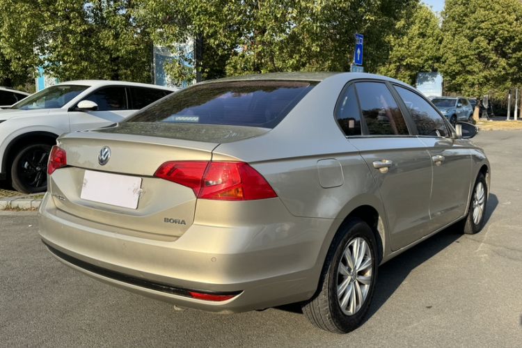 Used Volkswagen Bora 2017 1.6L Manual Fashion Model
