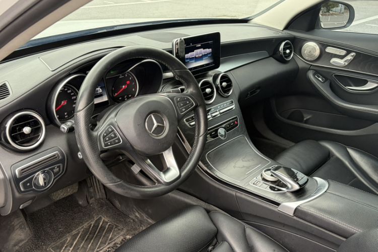 Used Mercedes-Benz C-Class 2017 Facelift C 200 L Sport Edition Interior 2
