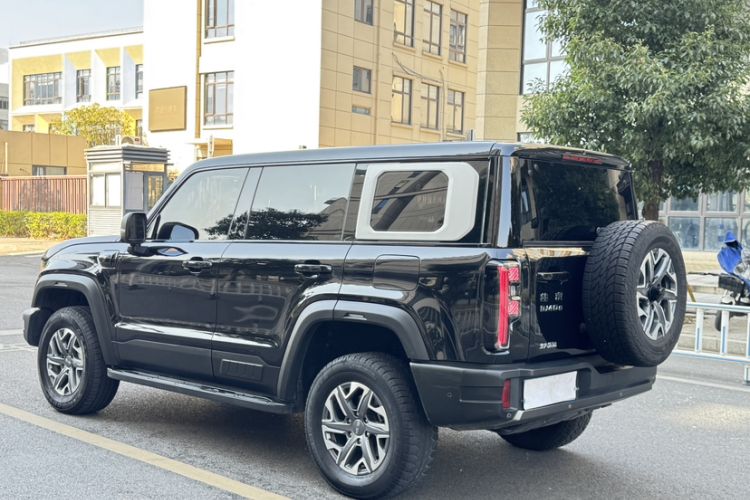 Used BAIC Off-Road BJ40 2024 2.0T All-New Urban Hunter Edition Chivalrous Style