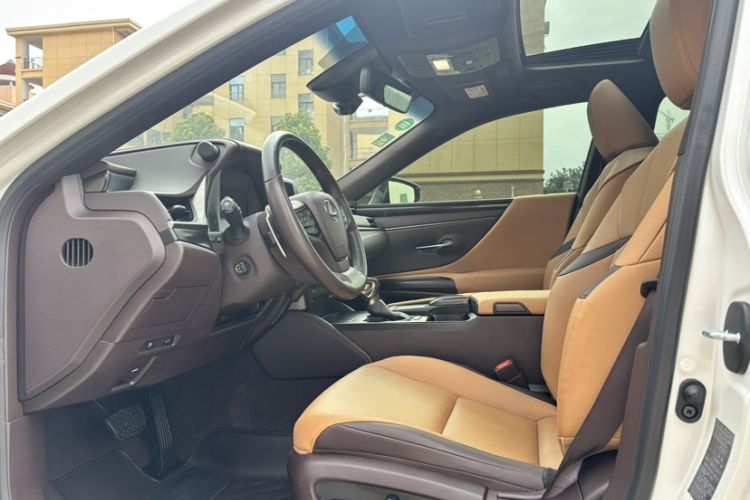 Used Lexus ES 2020 260 Excellence Edition
