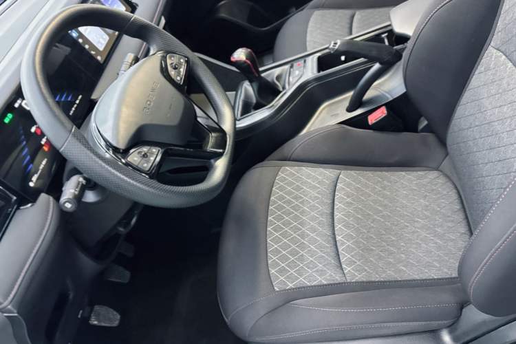 Used Roewe i5 2023 1.5L Manual Comfort Edition