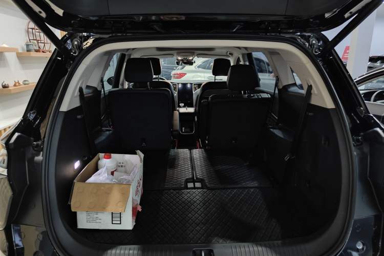 Used Hongqi HS7 2023 2.0T Automatic All-Wheel Drive Flagship Edition Six Seats
