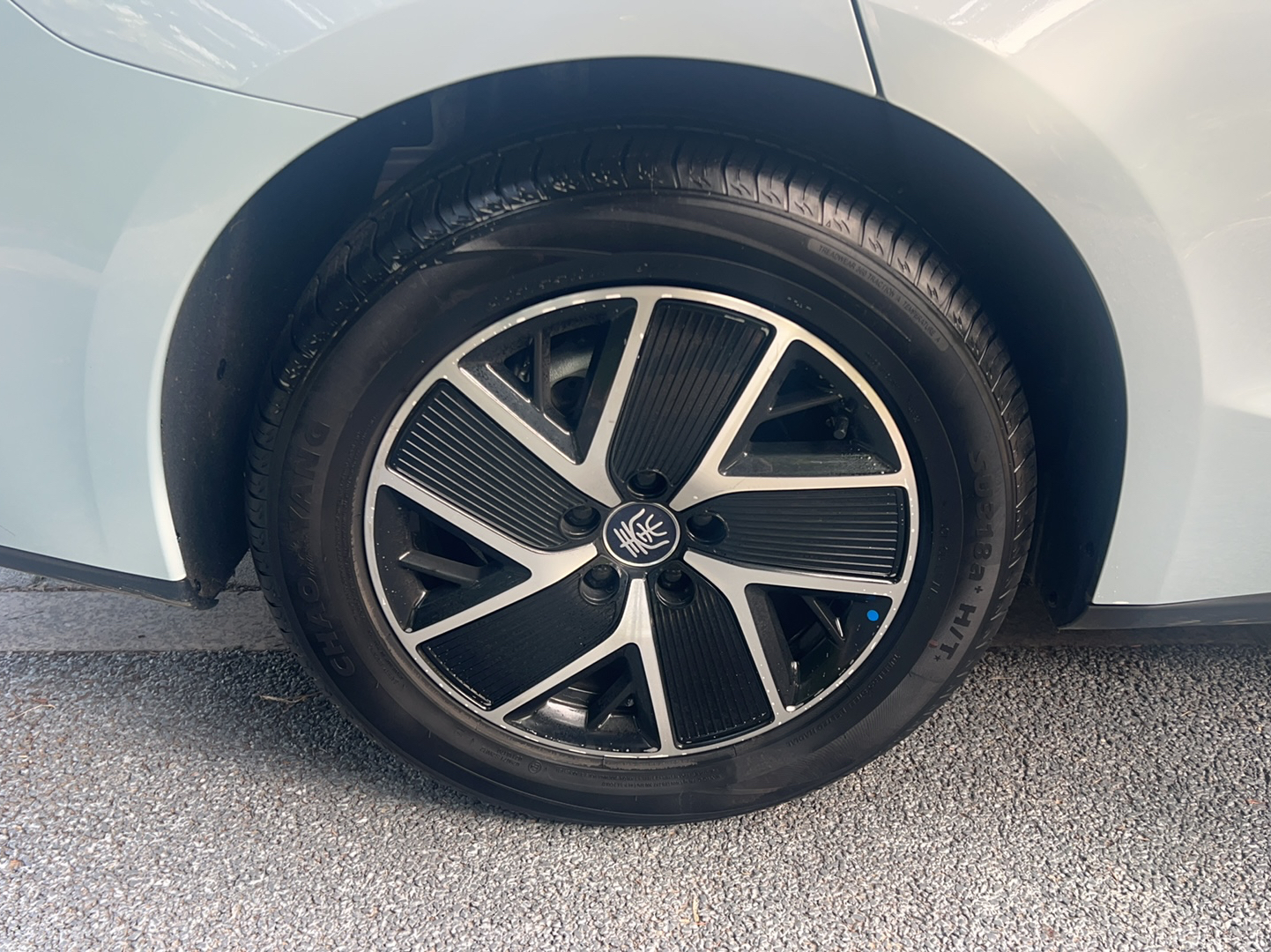 BYD Qin L 2025 DM-i Smart Drive 120KM Superior Model — снимка 17