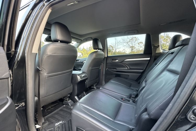 Used Toyota Highlander 2018 2.0T Four-Wheel Drive Prestige Version 7 Seats China V Emission Standard