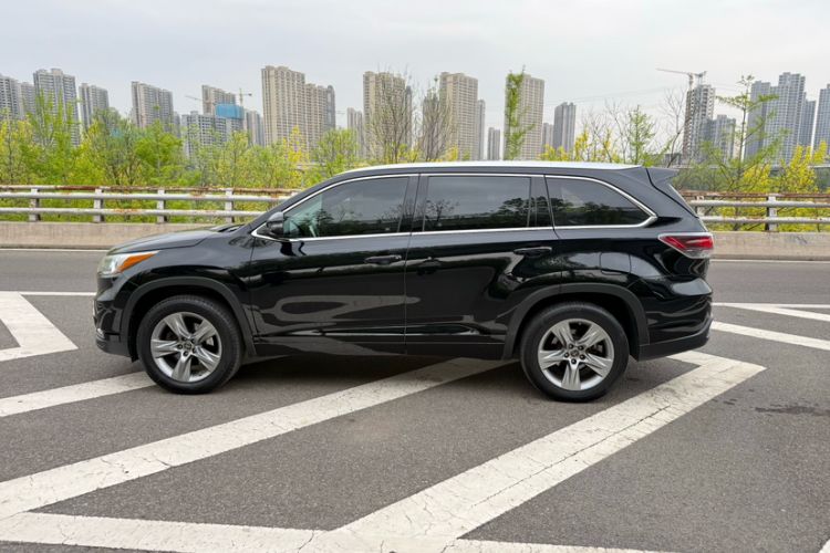 Used Toyota Highlander 2017 2.0T Four-Wheel Drive Luxury Edition 7 Seats

