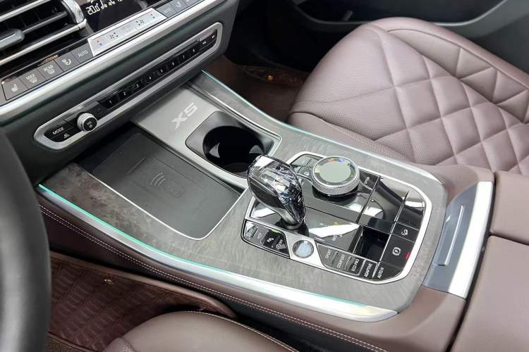 Used BMW X5 2022 Restyled xDrive 30Li Luxury Version M Sport Package
