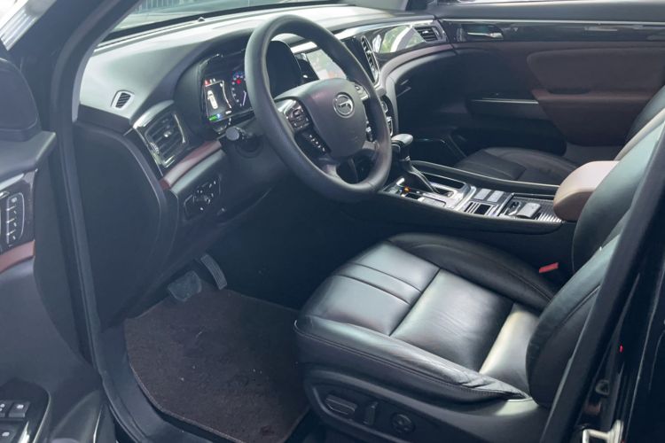 Used GAC Trumpchi GS8 2017 320T Two-Wheel Drive Luxury Smart Connectivity Version (7 Seats)