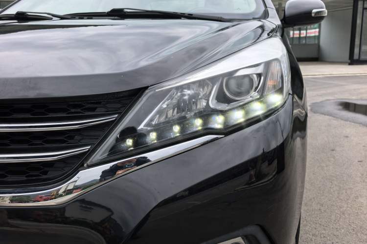 Used Zotye Z300 2016 1.5L Manual Luxury Model
