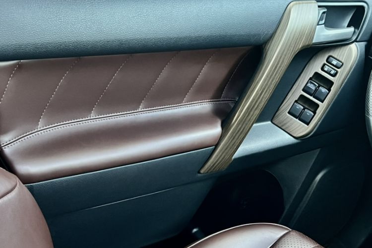 Used Toyota Prado 2018 3.5L Automatic TX-L with Rear-Mounted Spare Tire
