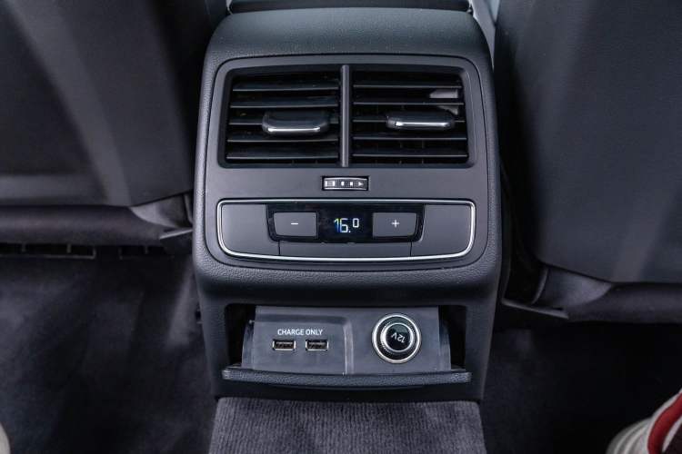 Used Audi A4L 2024 40 TFSI Fashion Dynamic Model Interior 5