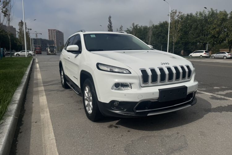 Used Jeep Cherokee 2016 2.4L Professional Edition