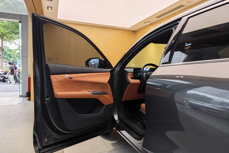 Used CHANGAN CS75 PLUS 2025 4th Generation 1.5T New Blue Whale Smart Flagship Version Exterior 2