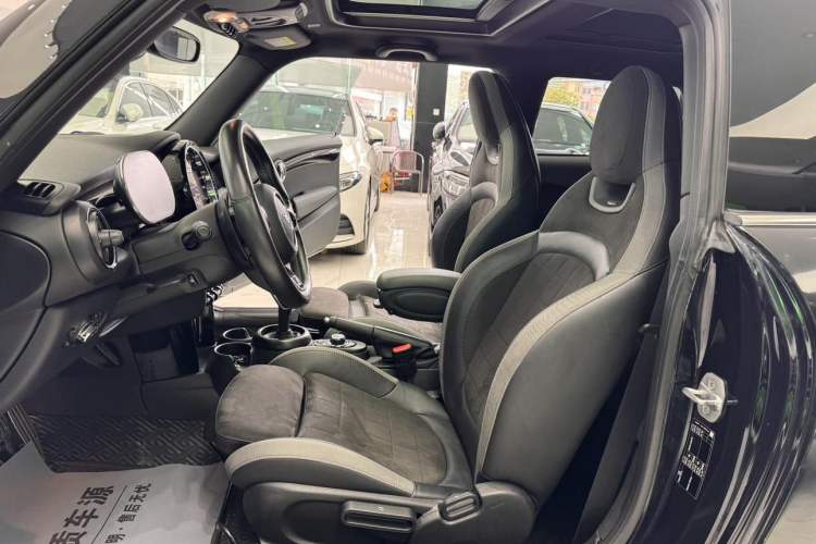 Used MINI 2022 2.0T COOPER S Black Badge Special Edition Left Front Seat
