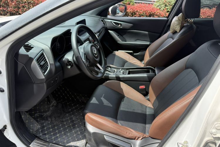 Used Mazda CX-4 2018 2.0L Automatic Two-Wheel Drive Blue Sky Luxury Edition Audio And AC Panel