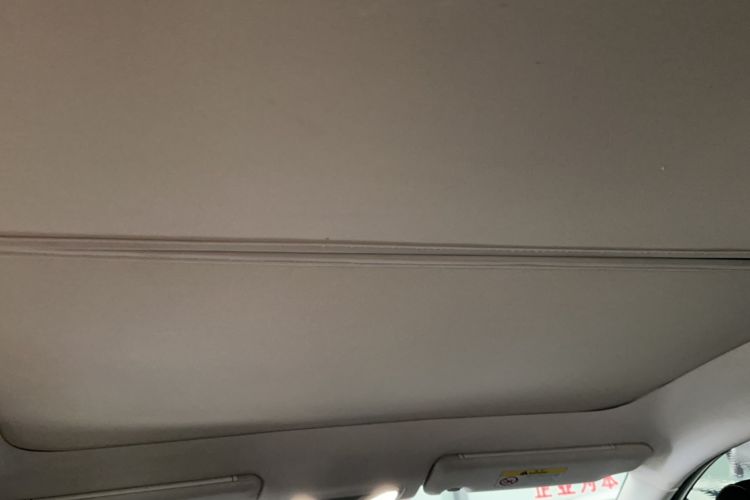 Used Venucia V 2021 260T Idol Edition Headliner