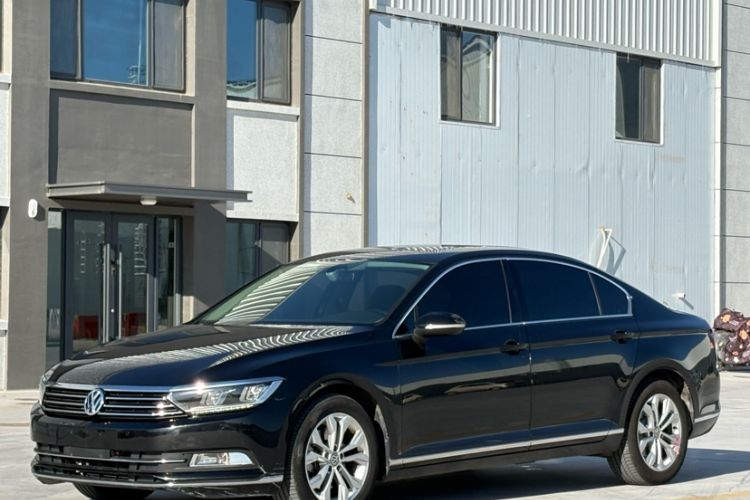 Used Volkswagen Magotan 2019 330TSI DSG Luxury Version China VI Standard Exterior 3