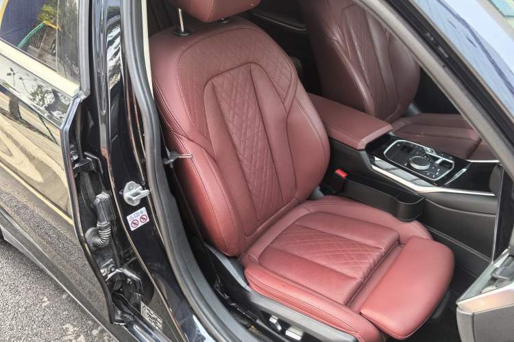 Used BMW i3 2022 eDrive 35 L Right Front Seat